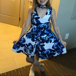 GIRLS - YOUTH - SIZE 7 -  FLORAL DRESS